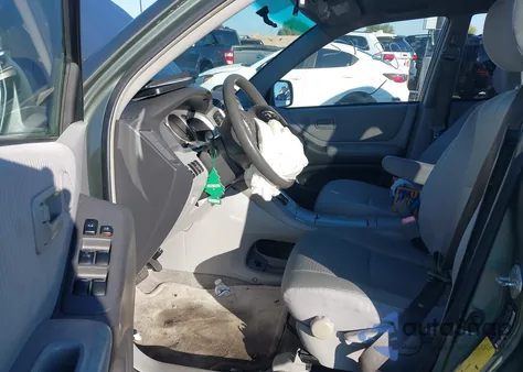 2005 Toyota Highlander V6 from USA, damaged, VIN JTEDP21AX50068616